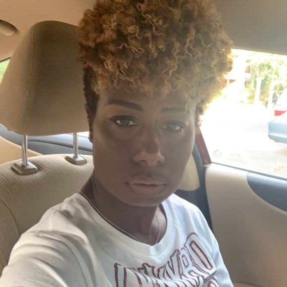 Meet your Posher, Yvonne - Picture 3 of 7